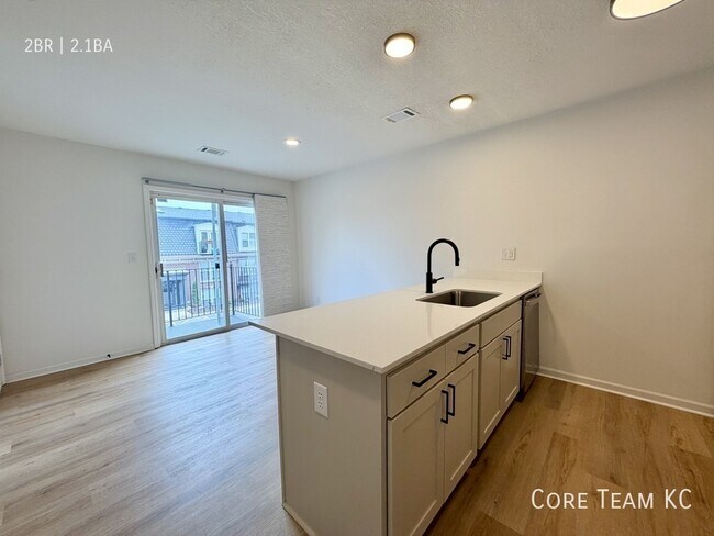 Building Photo - 128 E 29th St