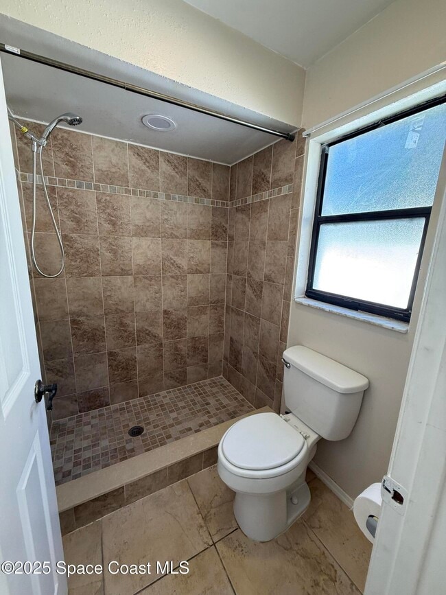 Building Photo - 4900 Volusia Ave