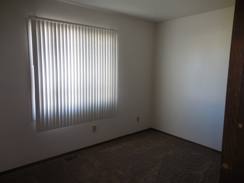 Building Photo - 1718 14th Ave W