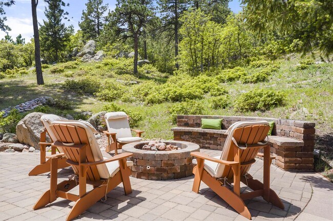 Building Photo - Stunning Broadmoor Estate with Mountain & City Views