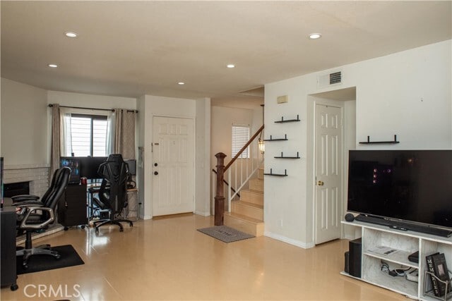 Building Photo - 1812 E Huntington Dr