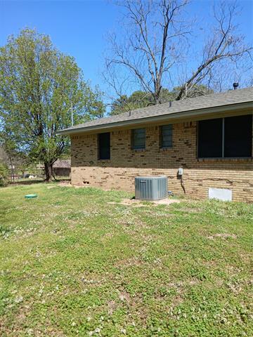 Building Photo - 614 Co Rd 2110