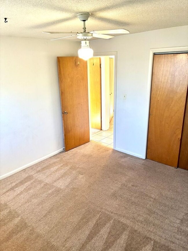Building Photo - *** MOVE-IN SPECIAL 50% off the First Month*** Great 2 bed 1 bath within 1 mile of CSU!