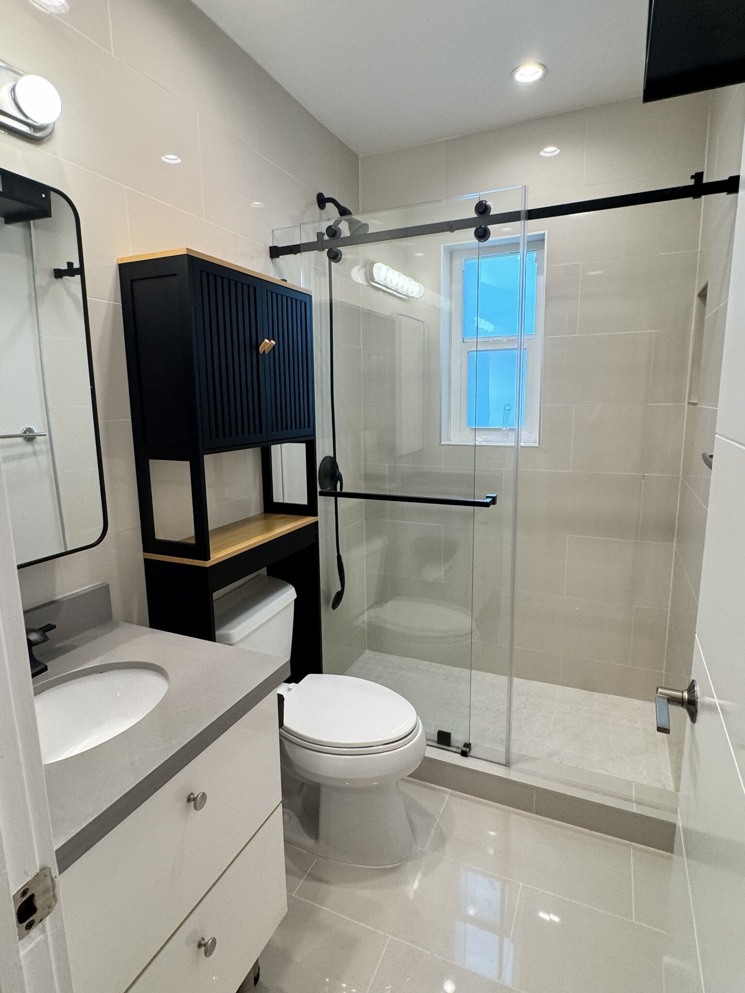 bathroom - 685 SW 19th Rd