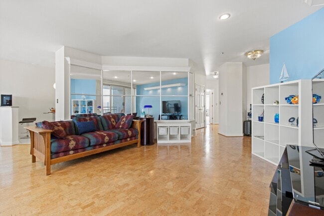 Building Photo - 100 Harborview Dr