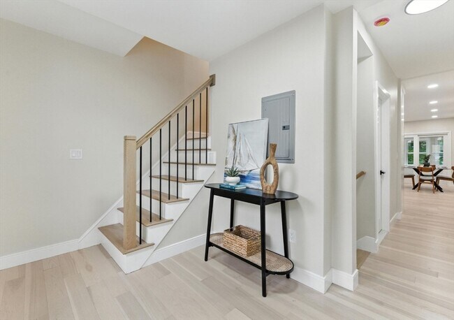 Building Photo - 76 Orchard St