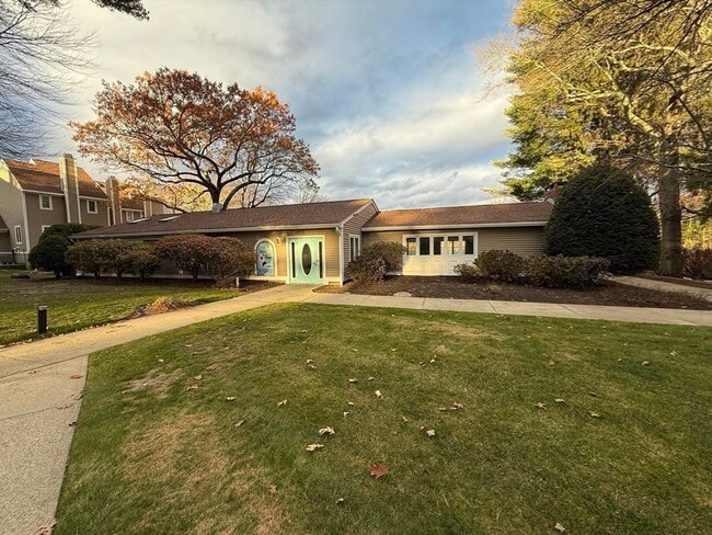 Building Photo - 46 Pointe Rok Dr