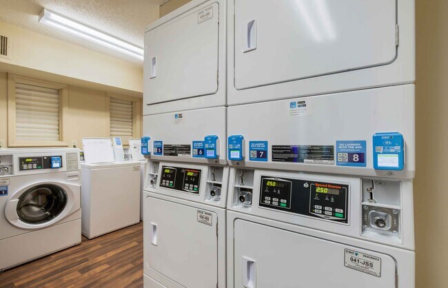 Building Photo - Furnished Studio-Greenville - Haywood Mall