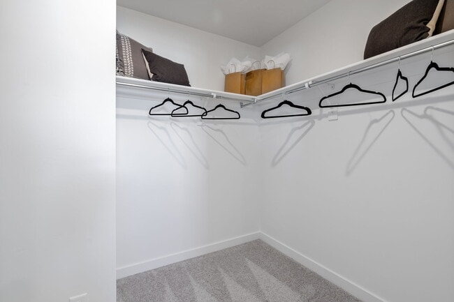 Building Photo - 1566 N Summer Spgs Cv