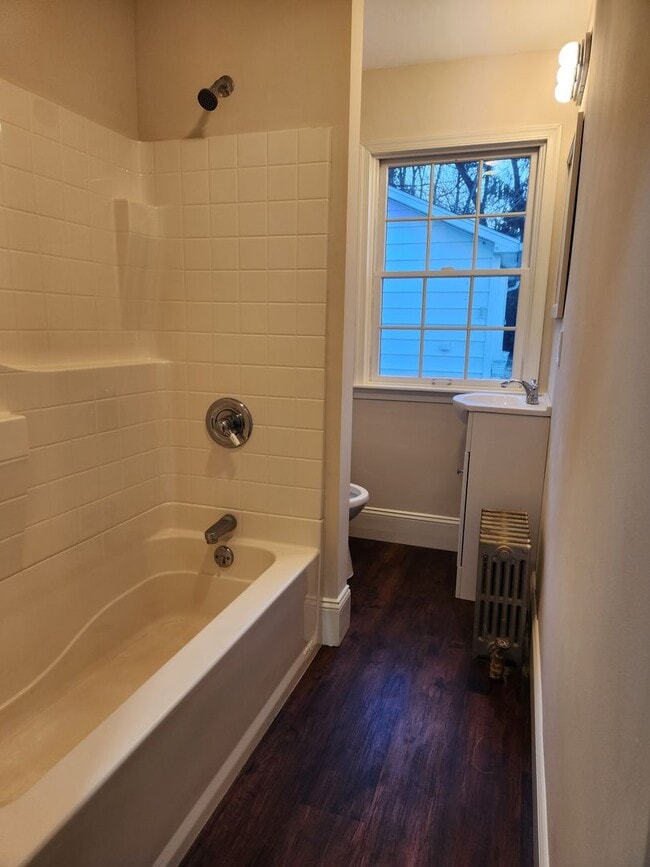Building Photo - 344 Woodland View Dr
