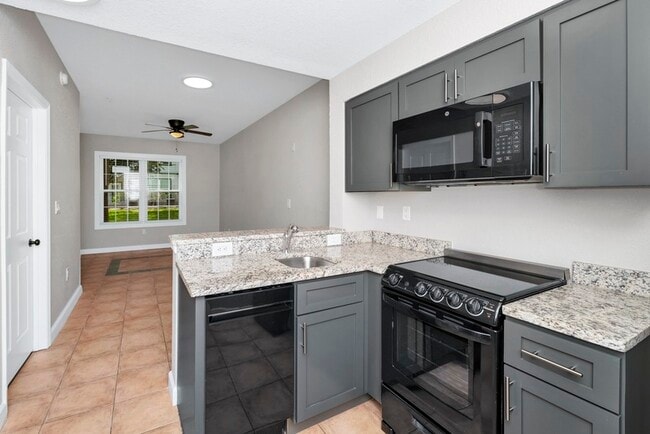 Building Photo - 7503 Atlantis Way