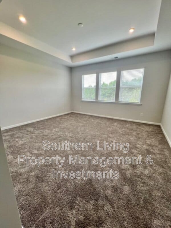 Building Photo - 6985 Waterstone Dr