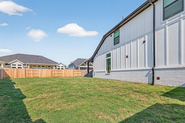 Building Photo - 24110 Blooming Daisy Cir