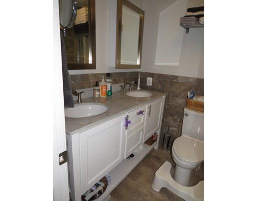 Building Photo - 208 I St