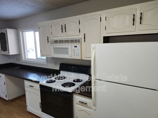 Building Photo - 1545 Northview Dr