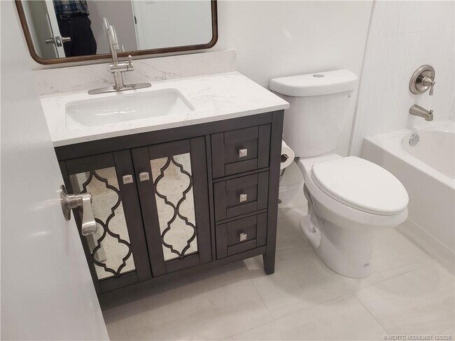 Building Photo - 3159 SW Sunset Trace Cir