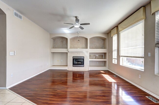 Building Photo - Beautiful 2-story Home in Dunes Park Henderson, CO!