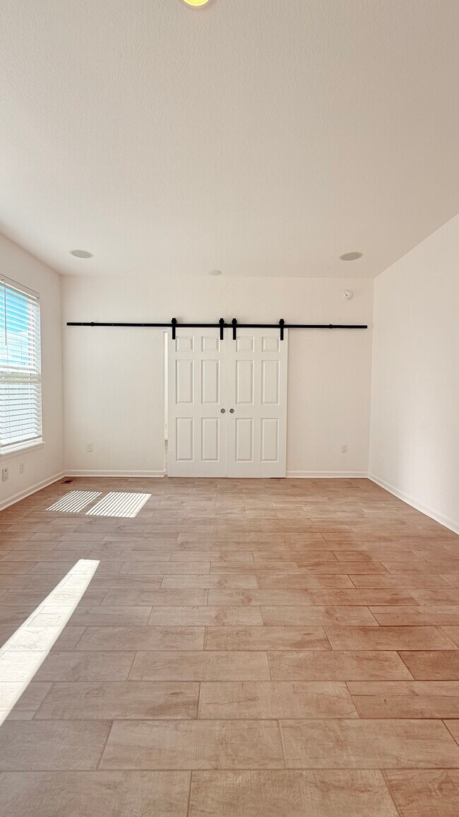 Building Photo - 8411 Briar Trace Dr
