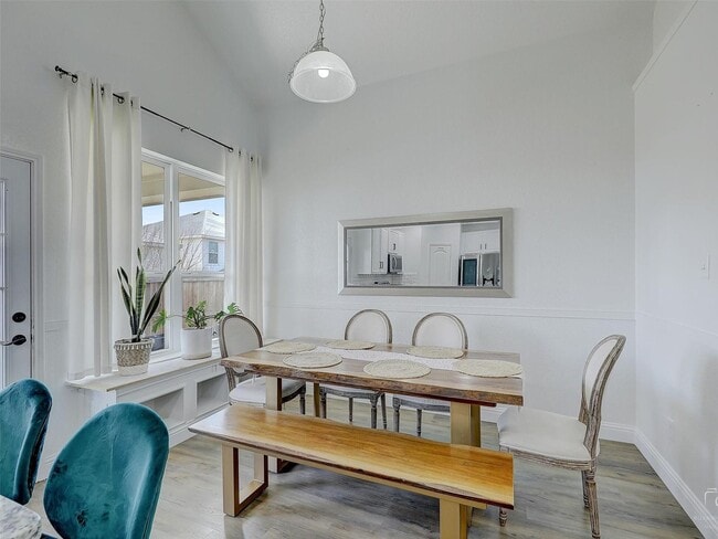 Building Photo - (1 Month Free with 16-Month Lease) Updated 3BR/2.5BA Home with Fireplace & Open Layout