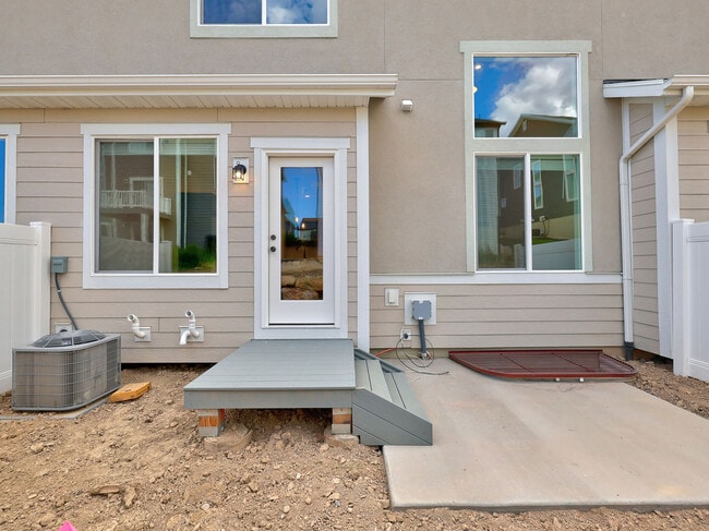 Building Photo - 1377 N Sage Dr