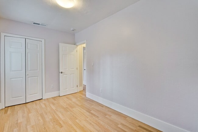 Building Photo - Private ADU with Fenced Yard, Indoor Laundry, and Prime Location