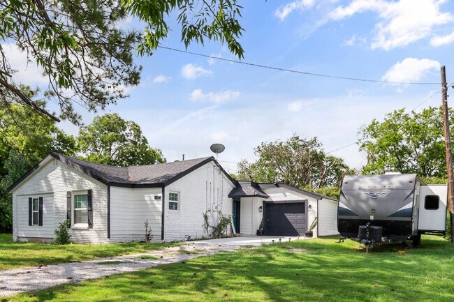 Building Photo - 4109 Brooks Baker Ave