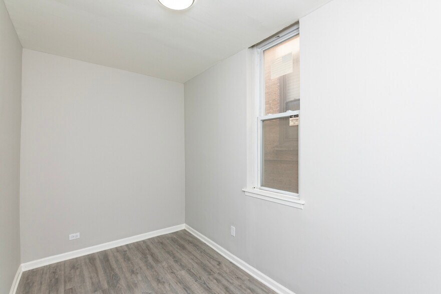 Building Photo - 1022 W Fry St