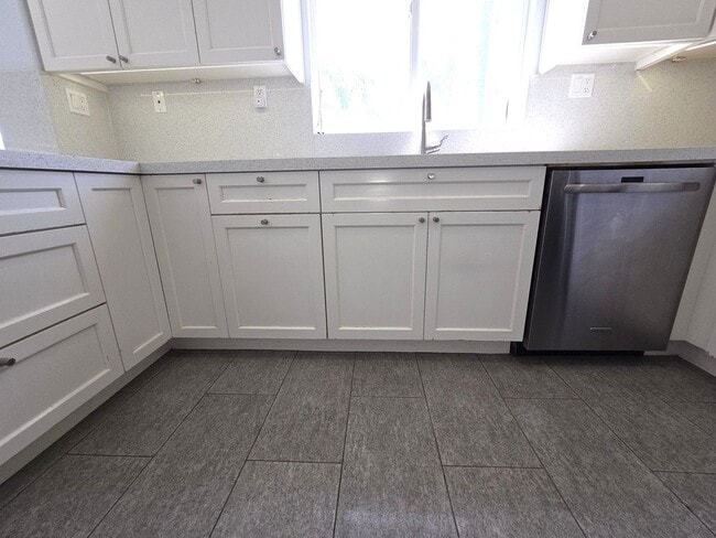 Building Photo - Gorgeous Upgraded Sabre Springs Home