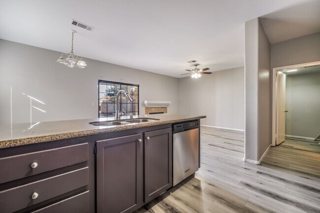 Building Photo - Stunning 4 bedroom home in Henderson with POOL!