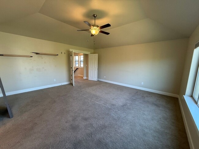 Building Photo - 3120 NE Marea Dr