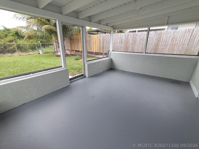 Building Photo - 3643 Betty Ann Ct W