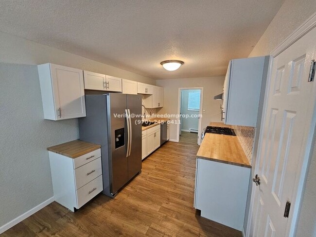 Building Photo - 455 David Ct