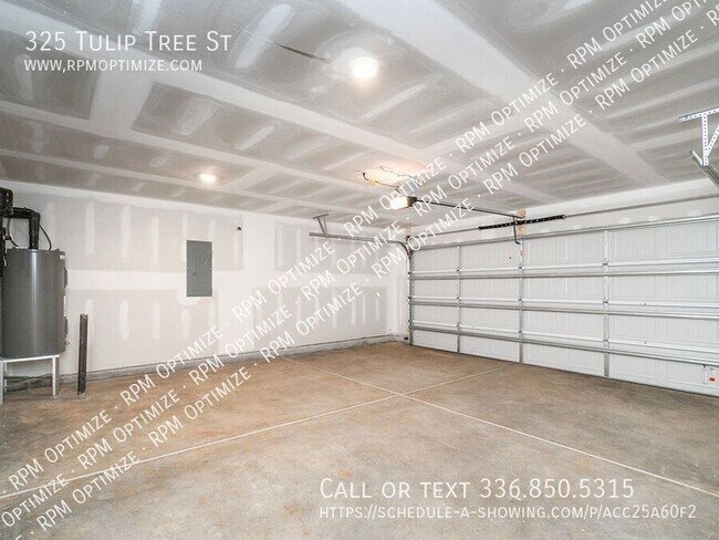 Building Photo - 325 Tulip tree St