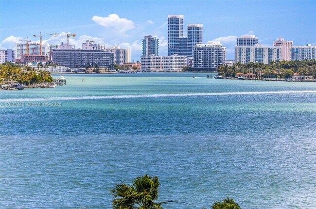 Building Photo - 7501 E Treasure Dr