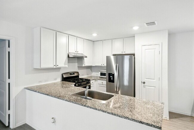 Building Photo - 3 Bedroom Single-Story Home for Rent with ...