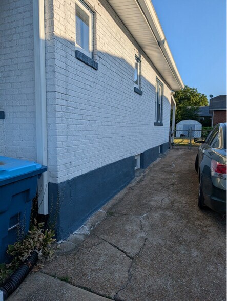 Building Photo - 5832 Heege Rd