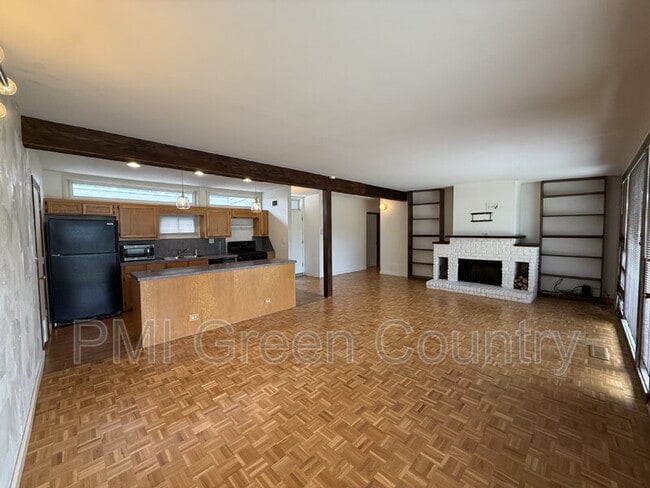 Building Photo - 4978 E 26th St