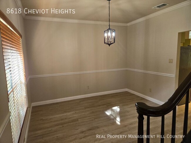 Building Photo - 8618 Cheviot Heights