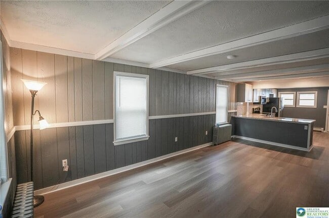 Building Photo - 637 Lehigh Ave