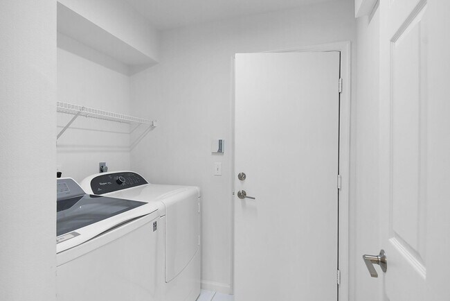 Building Photo - 3058 SE Brierwood Pl