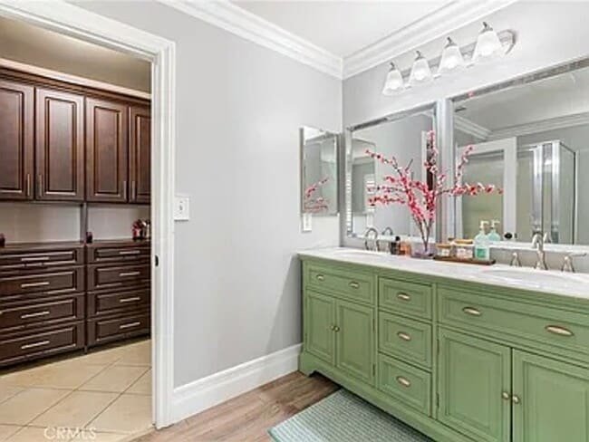 Building Photo - Absolutely Stunning home in Eastvale & loc...