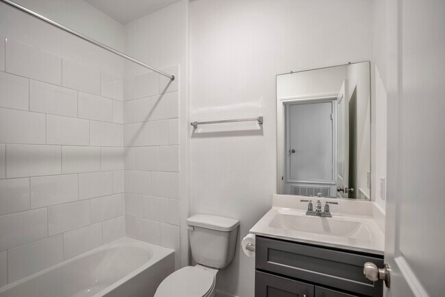 Building Photo - 16915 Elm Grove Rd