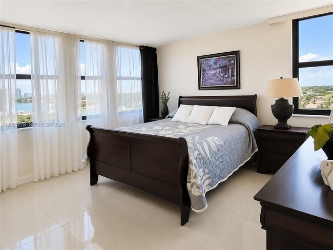 Building Photo - 2401 S Ocean Dr