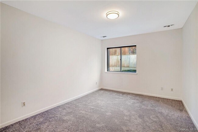 Building Photo - 361 N Greeley Ave