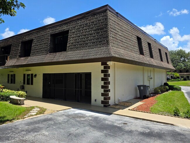 Building Photo - 9460 SW 61st Way