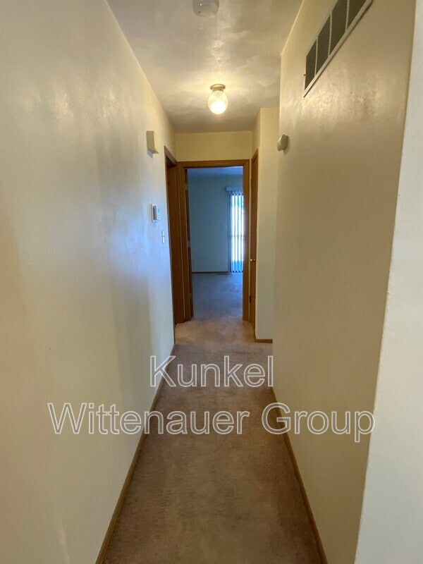 Building Photo - 700 Ganim Dr