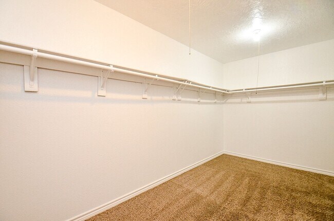 Building Photo - 15337 Falmouth Ave
