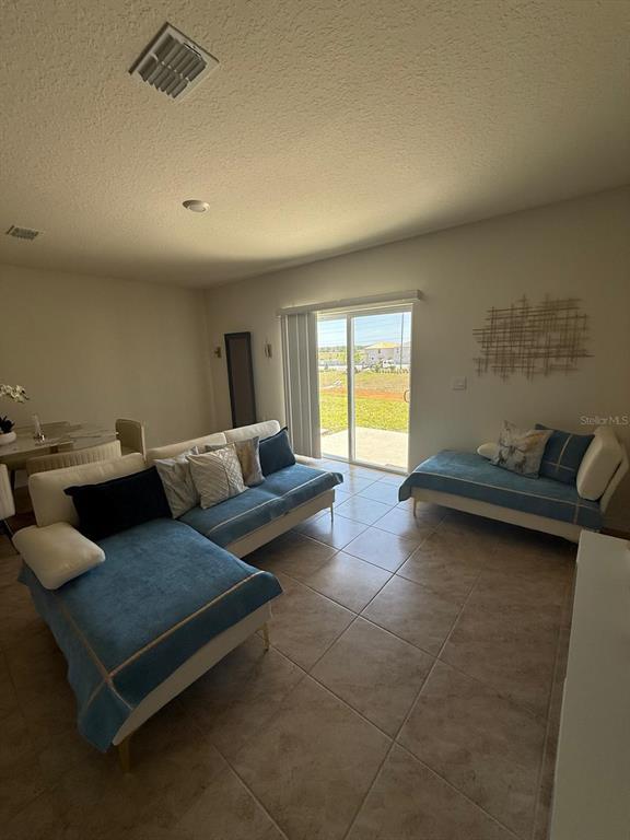 Building Photo - 1419 Plank Pl