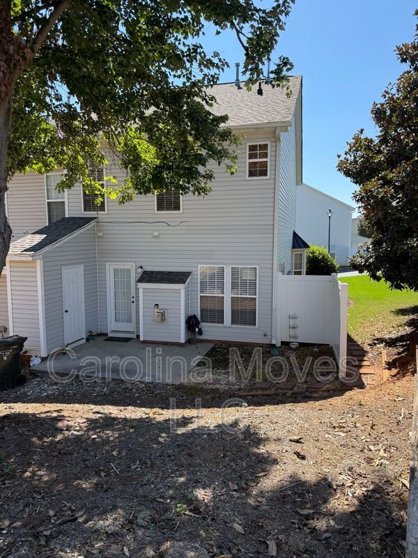 Building Photo - 230 Spring Crossing Cir