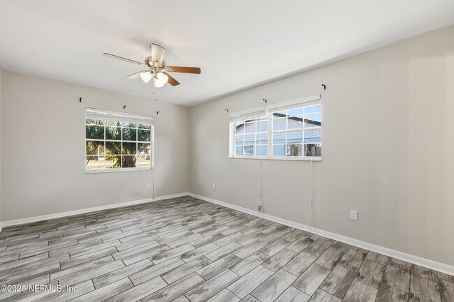 Building Photo - 335 Palos Ct